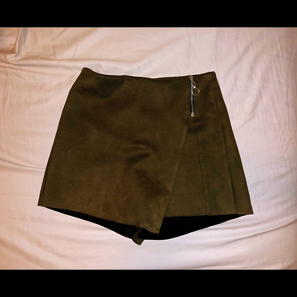 Zara | green vegan suede leather skirt (skort)
